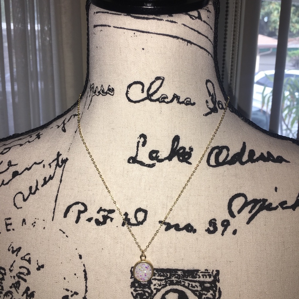 SOLD OUT - 🎉3xHP🎉 White Druzy Necklace - Picture 5 of 8